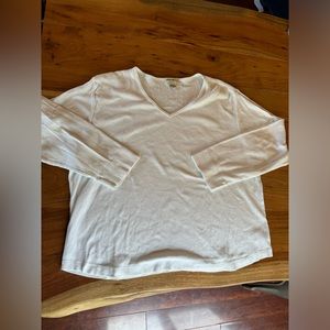 Eddie Bauer long sleeve vneck top